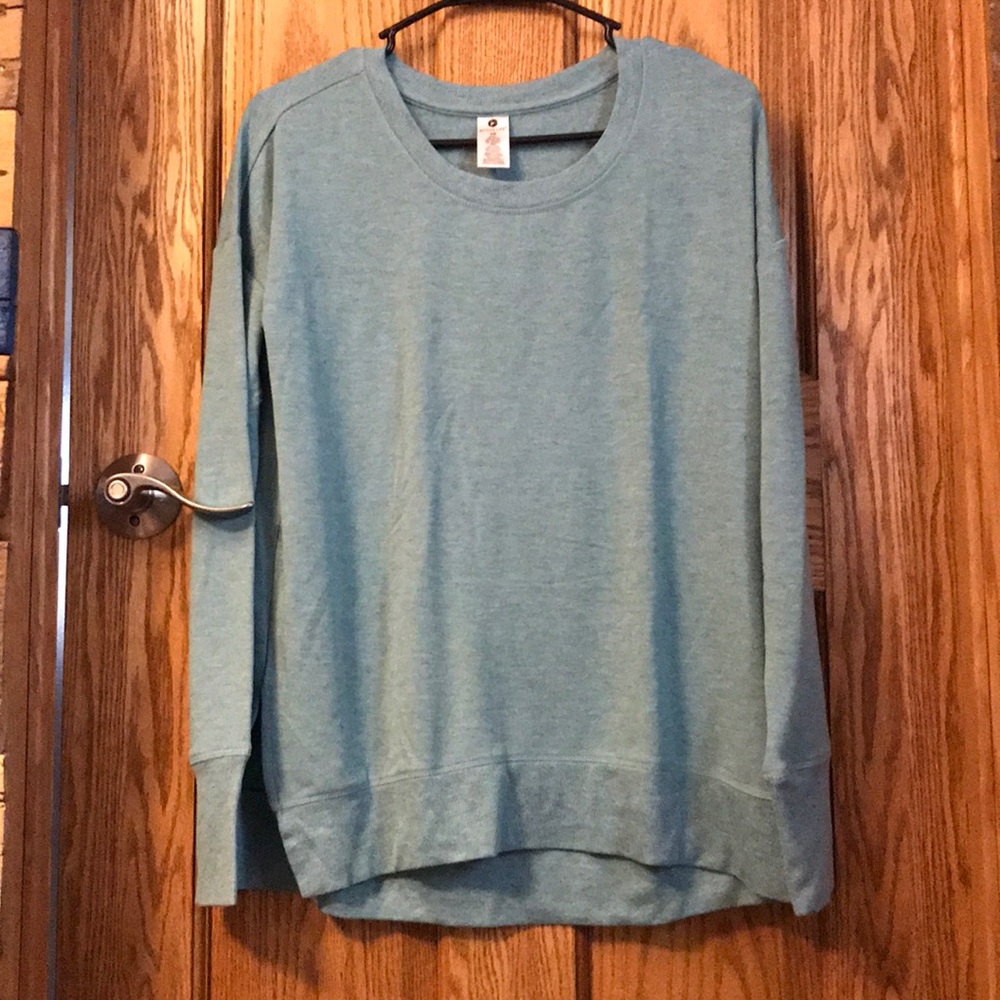 Active Life women’s longsleeve crewneck
